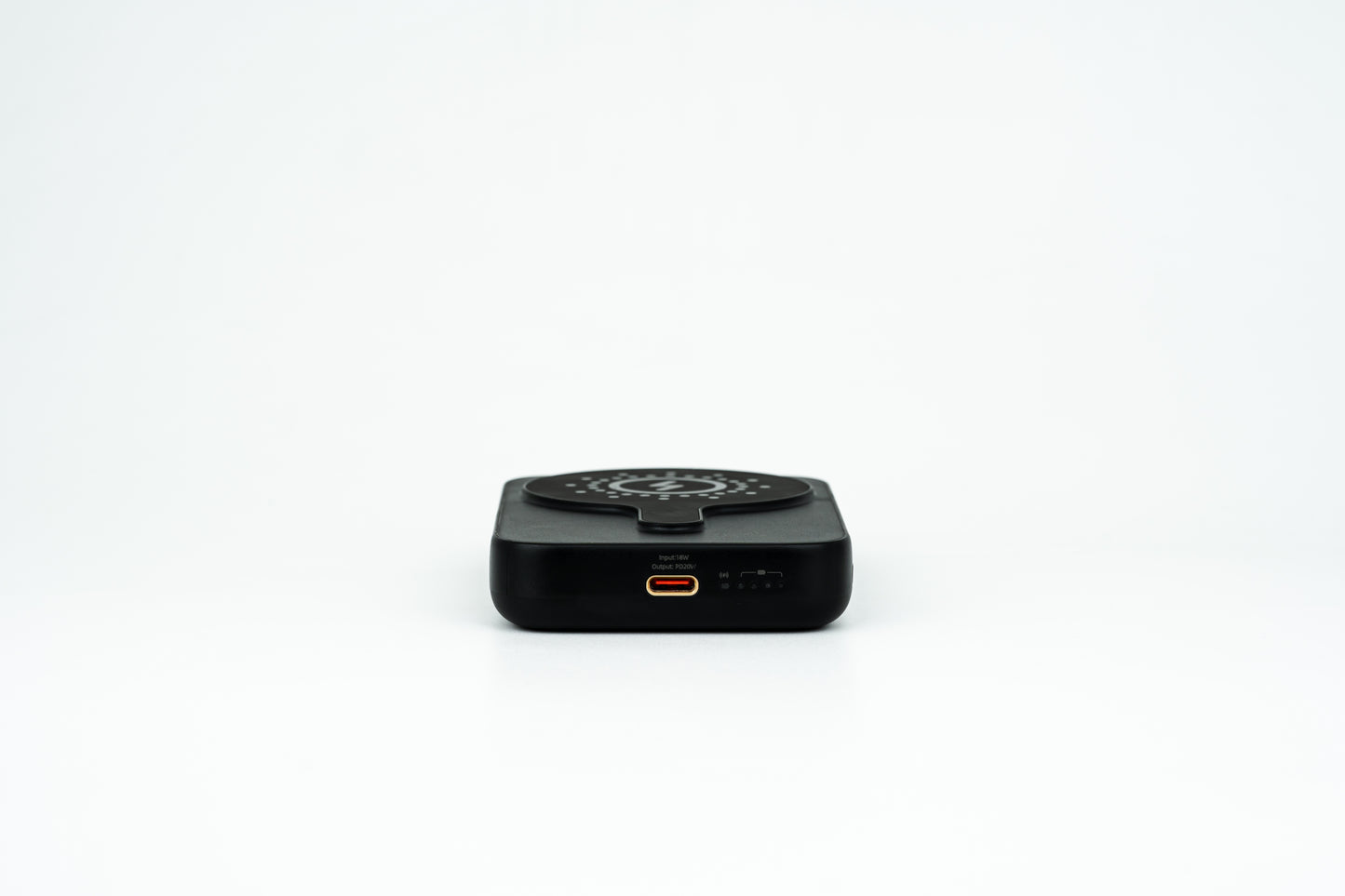 Magnetic Wireless Fast-Charging Powerbank